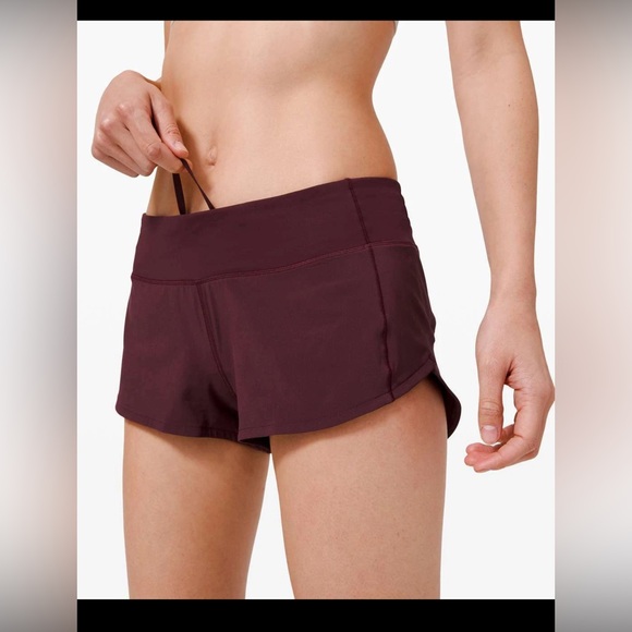 Lululemon Speed Up Short 2.5” in Cassis , size 6 - Picture 2 of 11